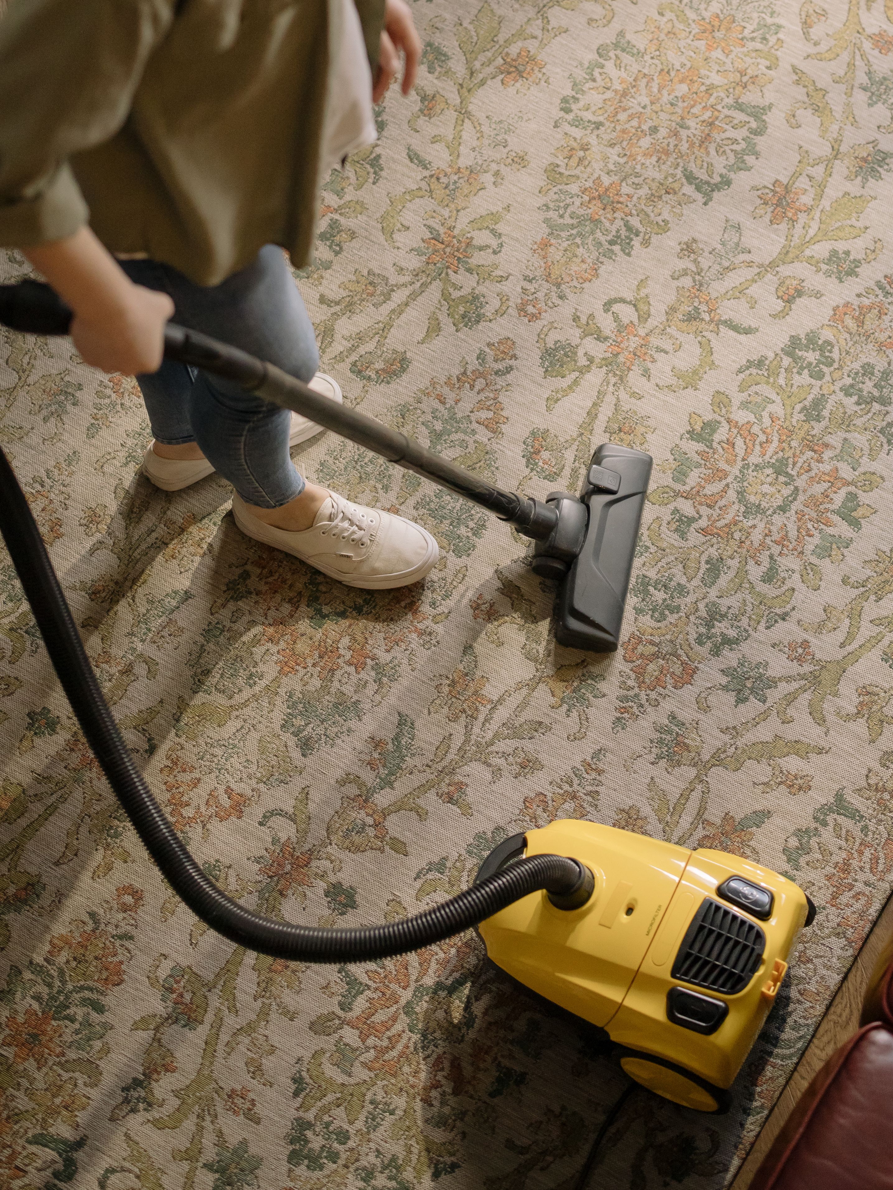 Upholstery cleaning service